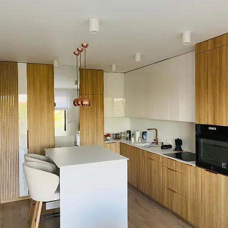 Daire Luxury White In Park Lotnikow
