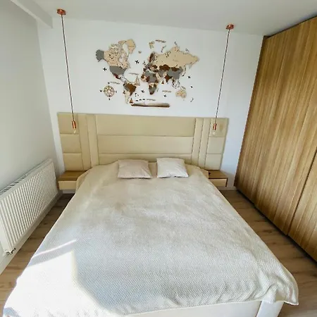 Luxury White In Park Lotnikow Apartment *