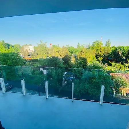 Luxury White In Park Lotnikow Краков