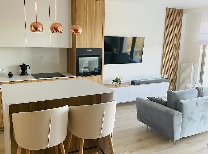 Luxury White In Park Lotnikow